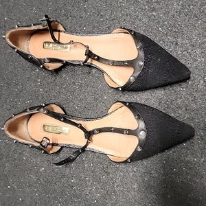 Pointed toe flats